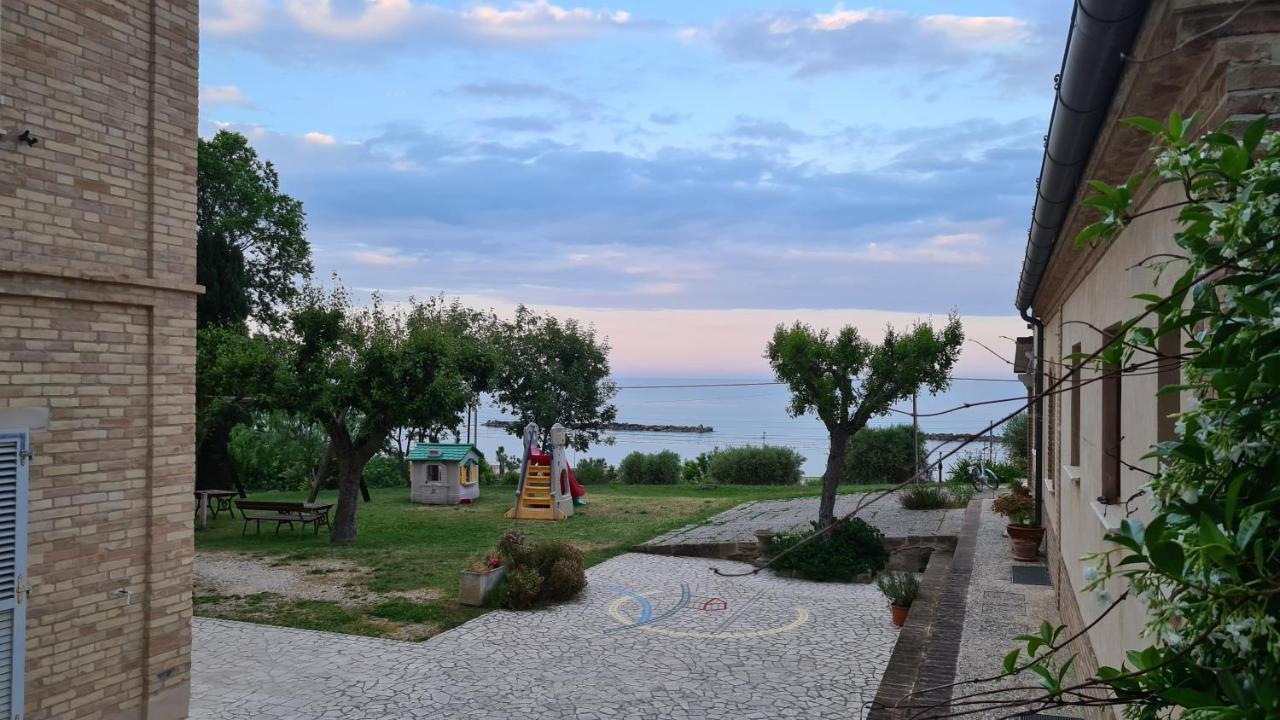 Bio Agriturismo Mare In Campagna Campofilone Exterior foto