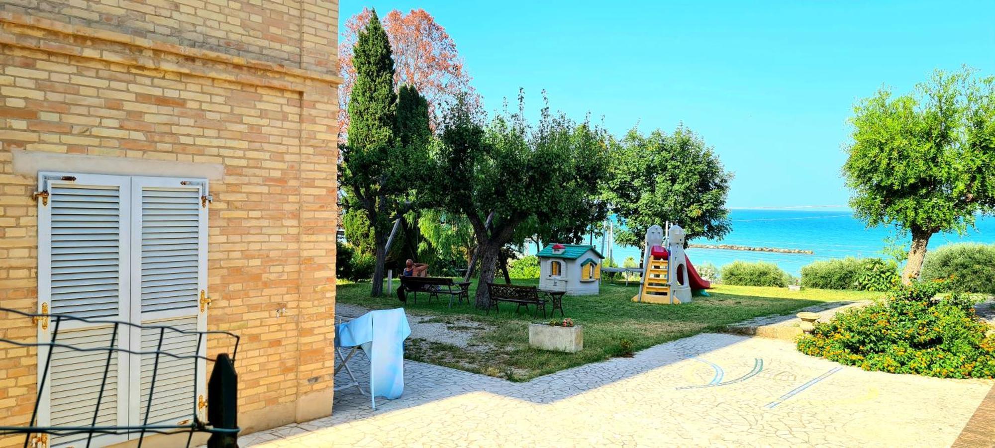 Bio Agriturismo Mare In Campagna Campofilone Exterior foto